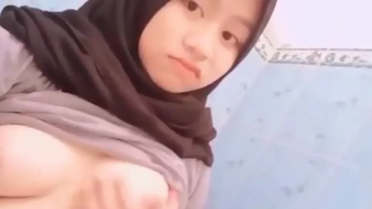 Bokep ABG ABG Berjilbab Tiktoker Pamer Nenen